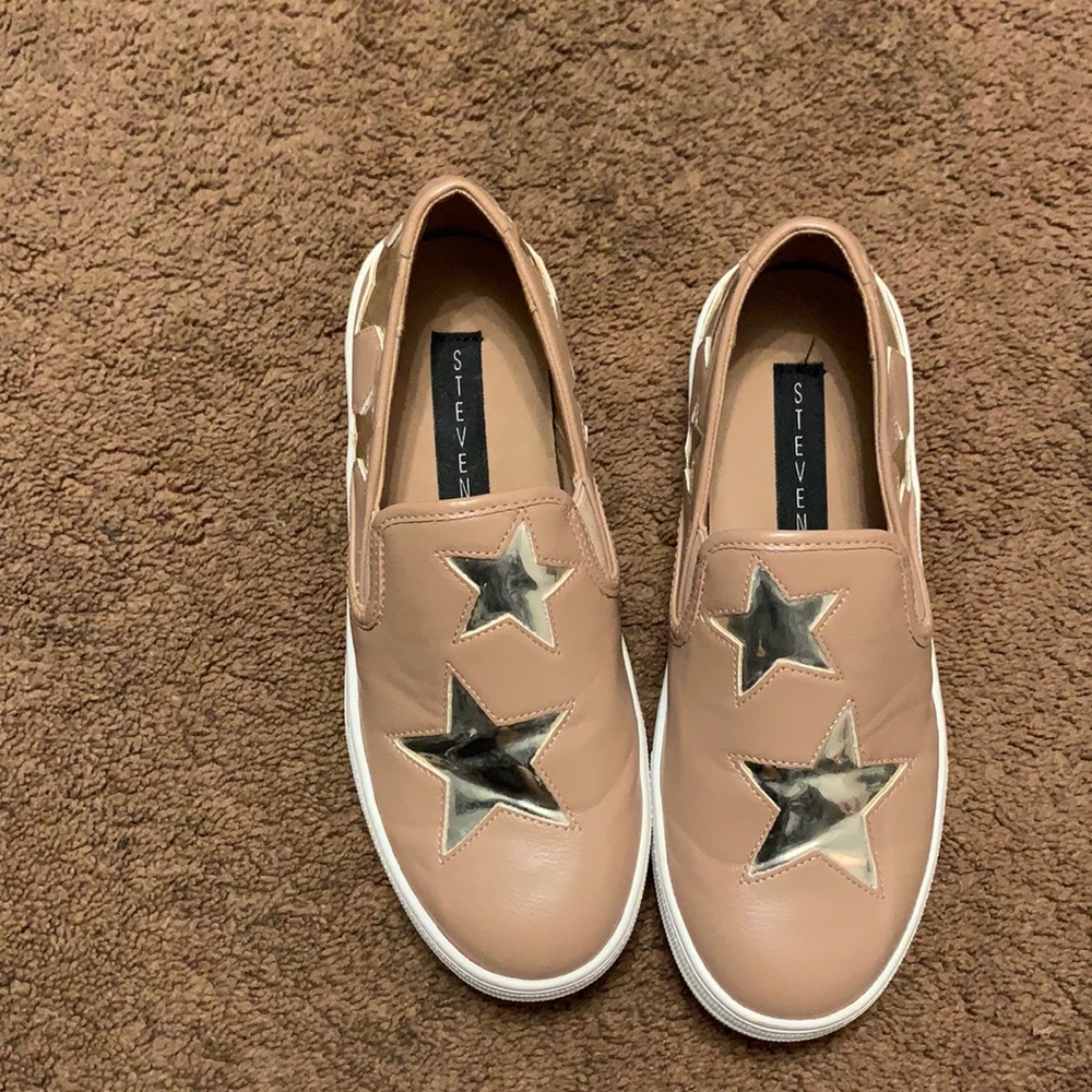 Nude slide on with silver star sneakers